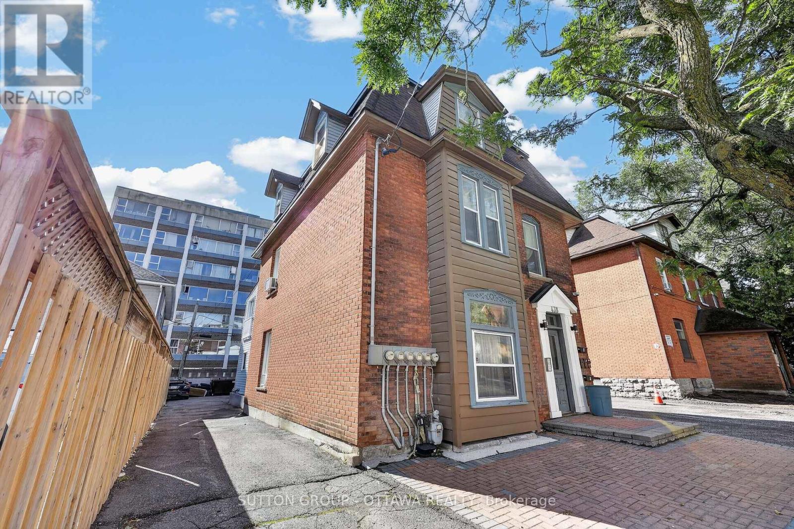 438 LEWIS STREET - 2