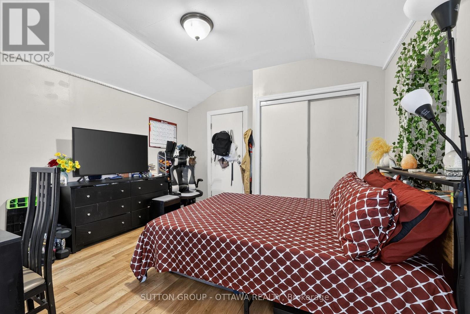 438 LEWIS STREET - 33