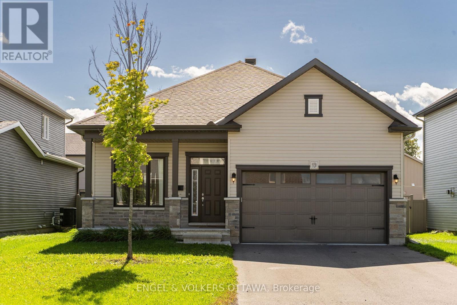 920 LUCERNE DRIVE - 1