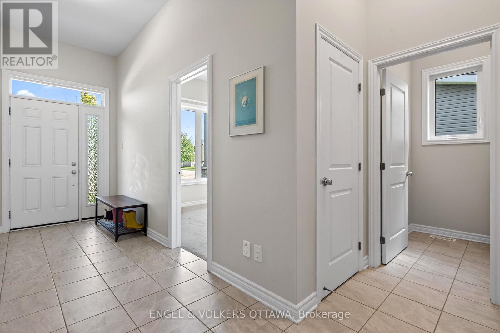 920 LUCERNE DRIVE - 3