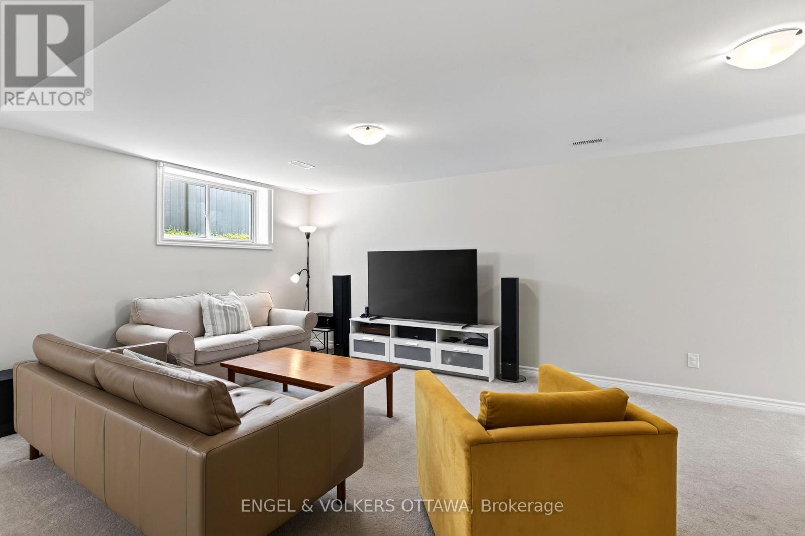 920 LUCERNE DRIVE - 35