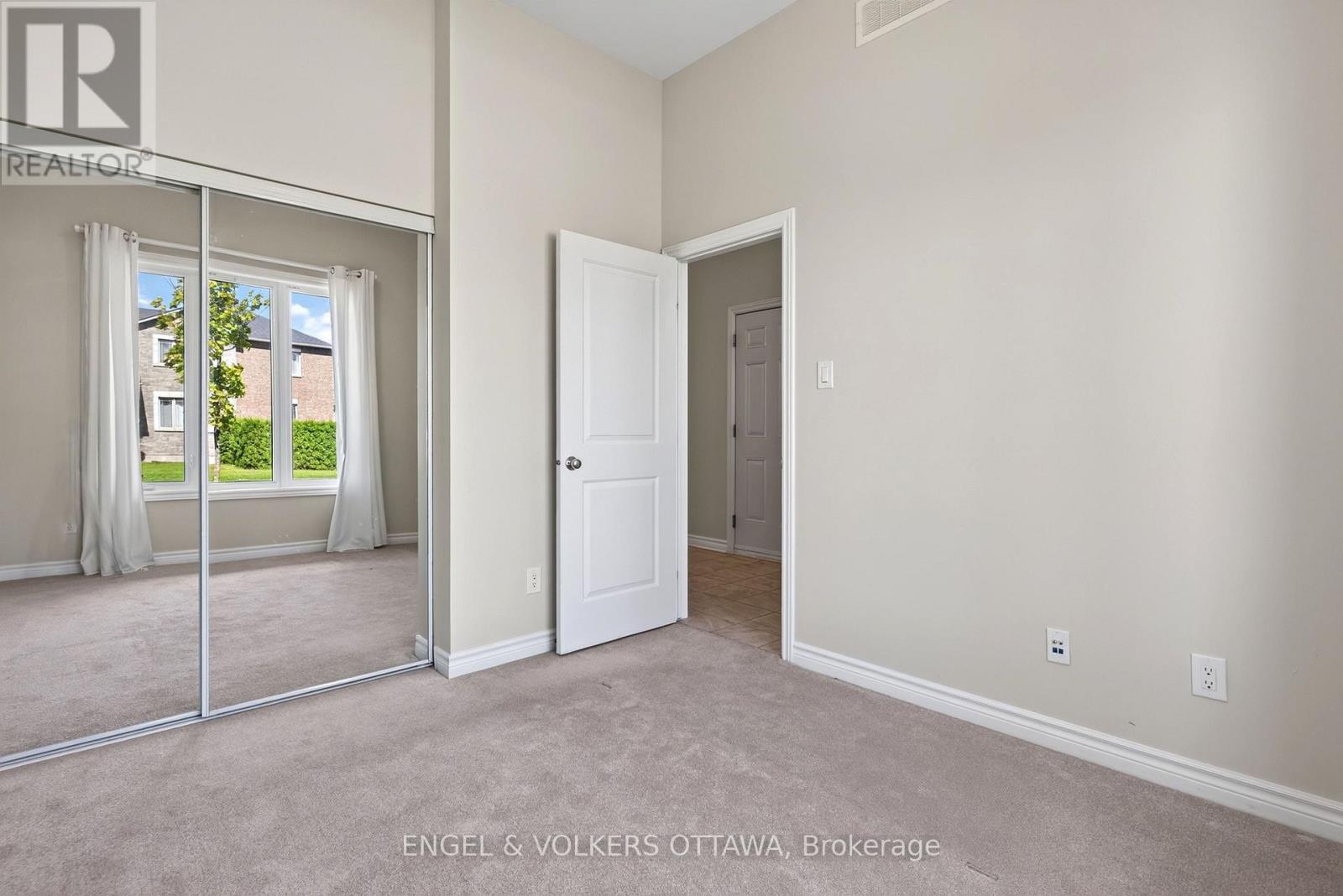 920 LUCERNE DRIVE - 5