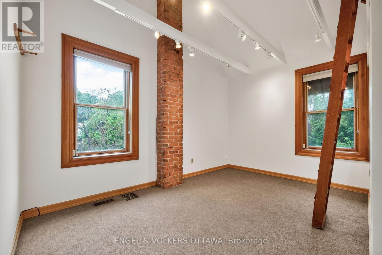 2241 OLD LILAC LANE - Image 28