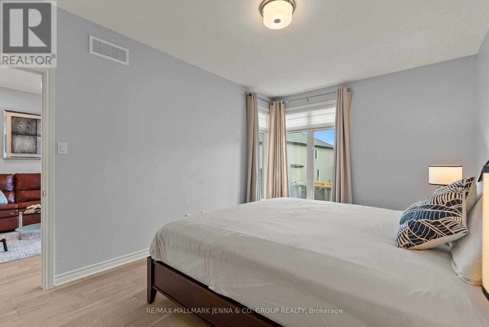 2 Bed, 3 Bath House for Sale in Ottawa – 56 KAYENTA STREET, Ottawa – MLS# X13773512 - Image 22