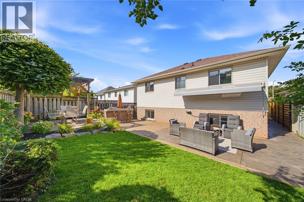 28 COLONIAL Crescent - Image 40