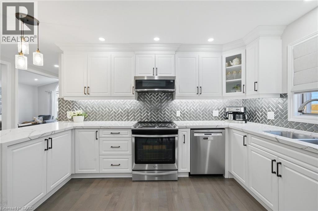 28 COLONIAL Crescent - Image 18