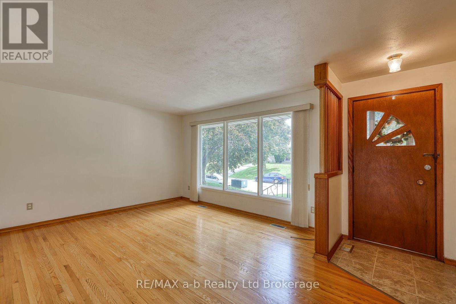 26 GLENN AVENUE - 16