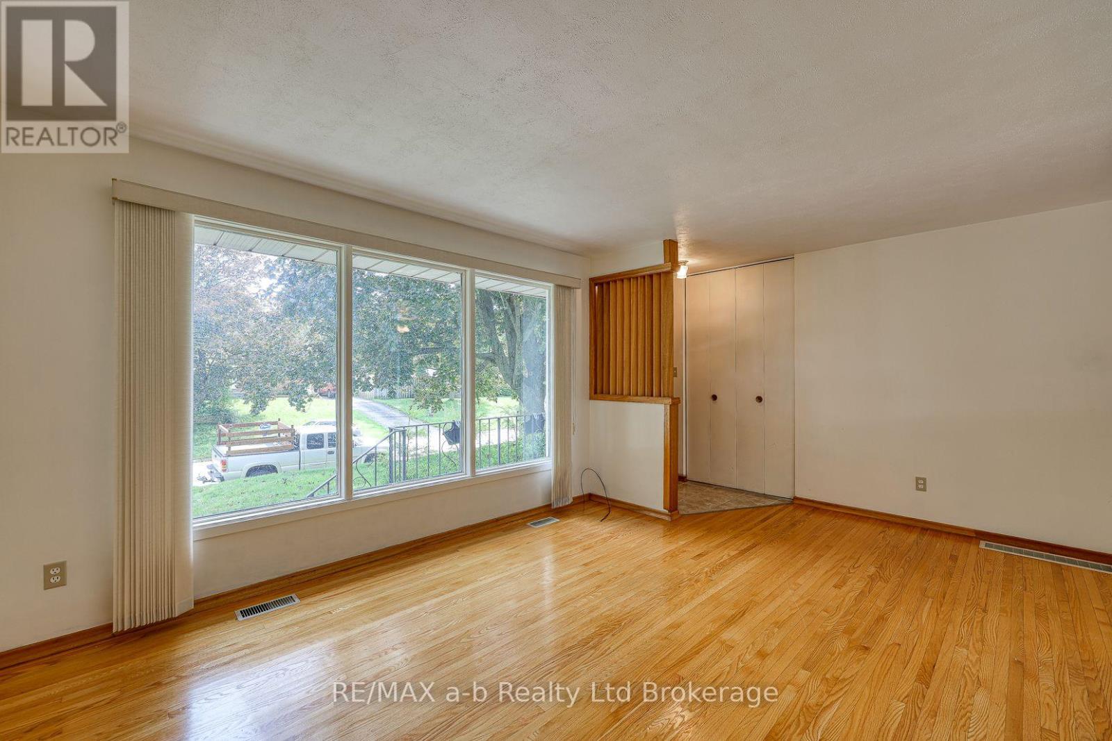 26 GLENN AVENUE - 17