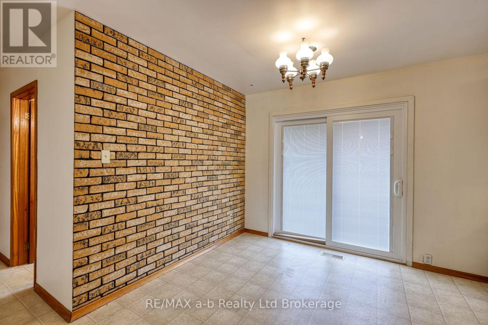 26 GLENN AVENUE - 19