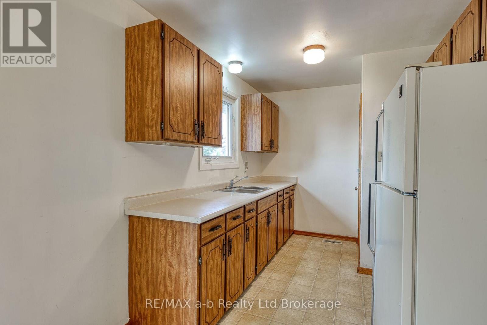 26 GLENN AVENUE - 20