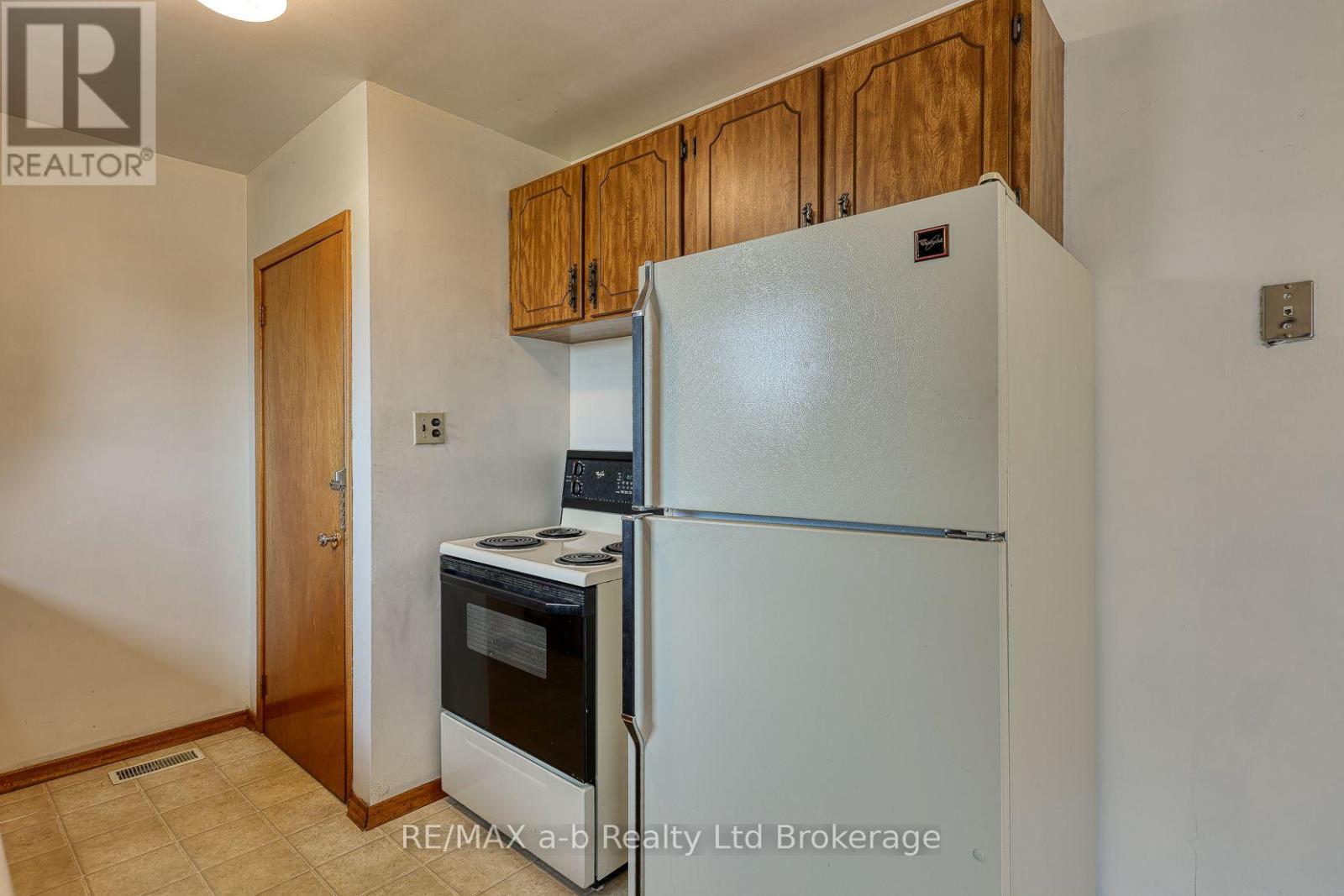 26 GLENN AVENUE - 22