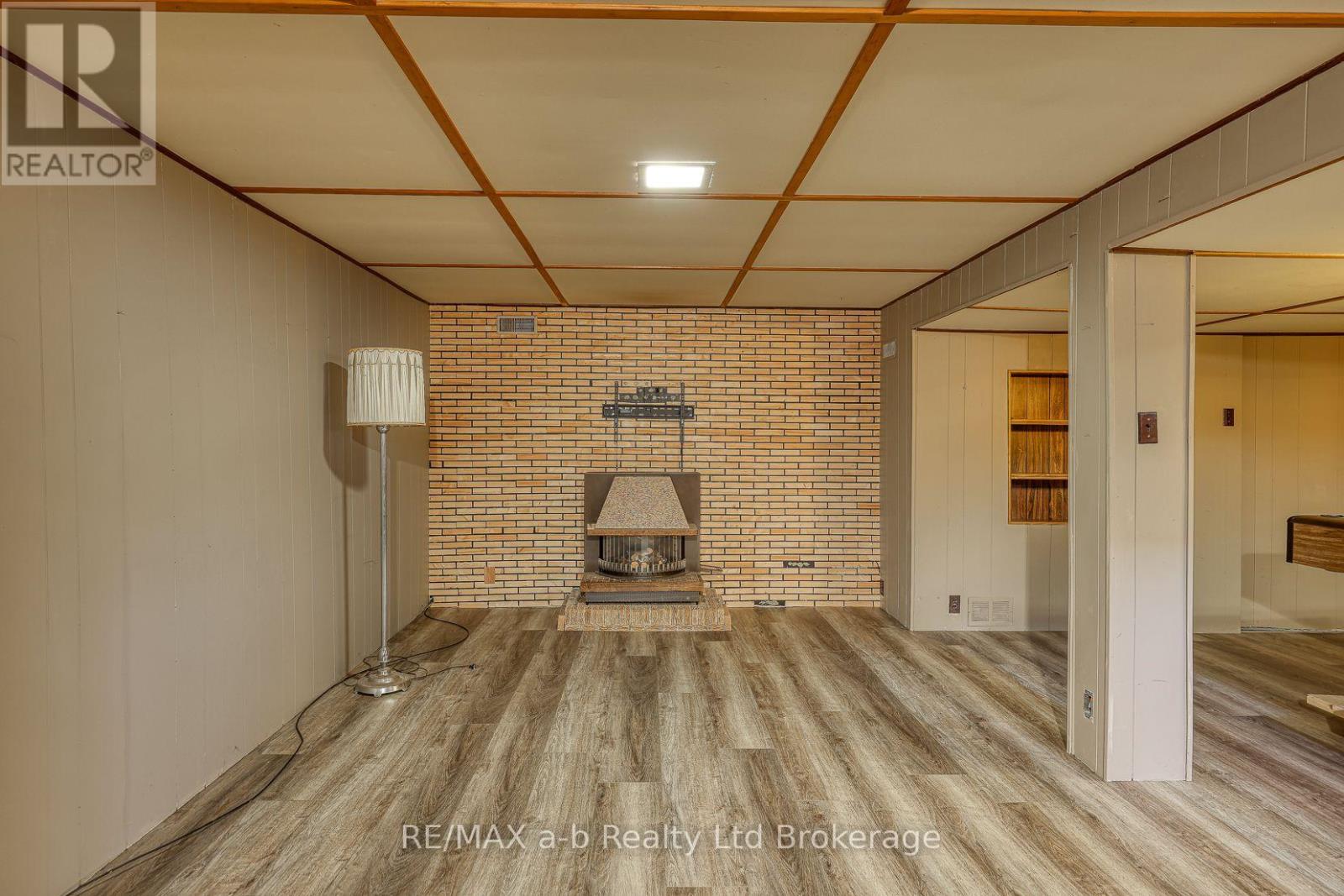 26 GLENN AVENUE - 35