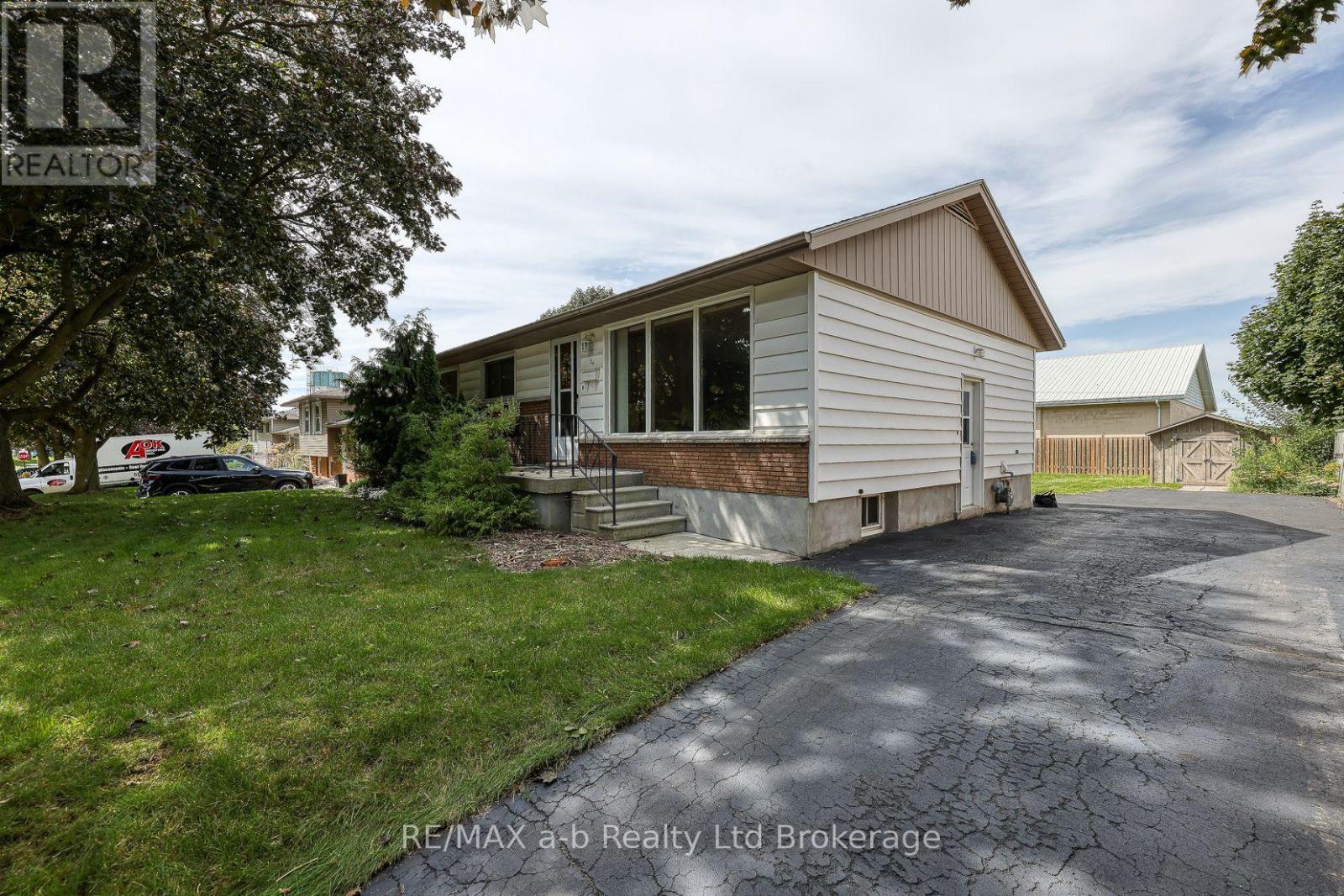 26 GLENN AVENUE - 4