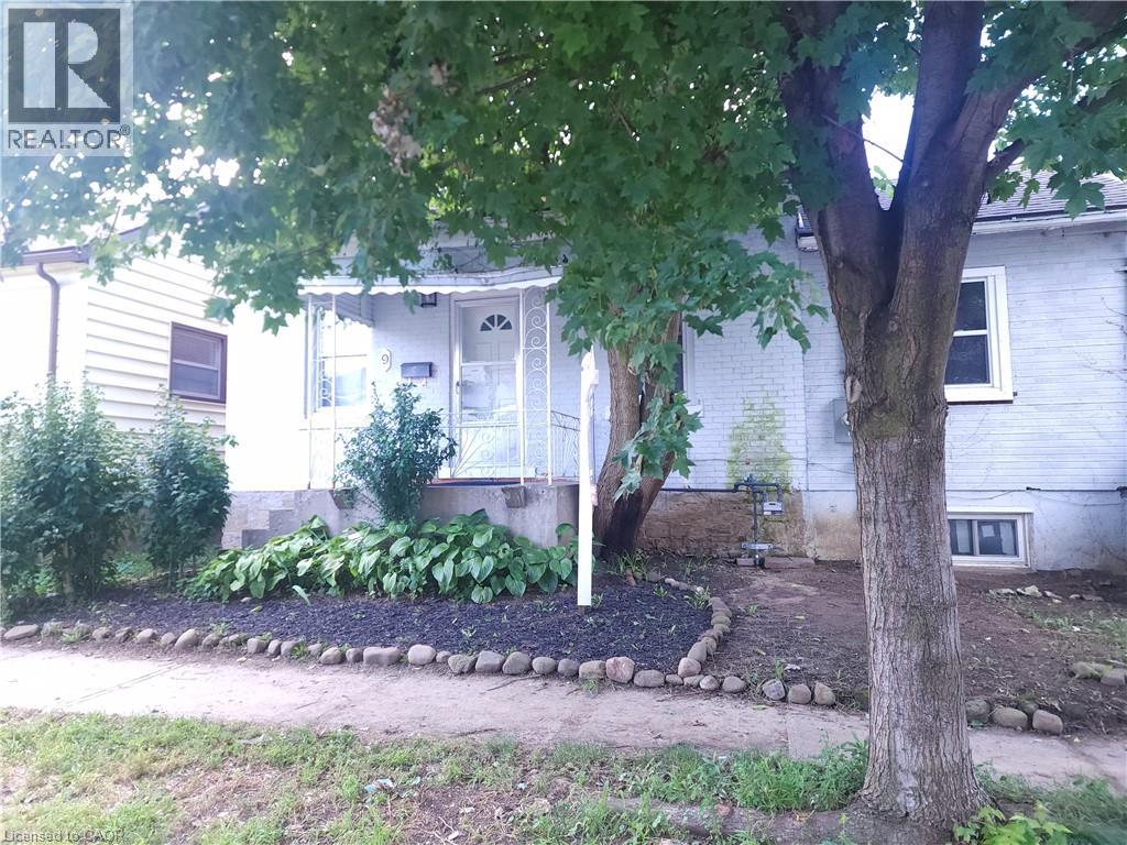 9 WOODLAND Avenue - 1
