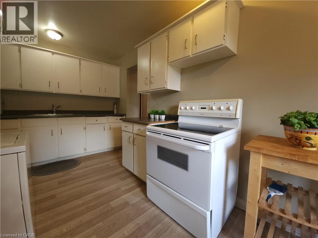 9 WOODLAND Avenue - Image 7