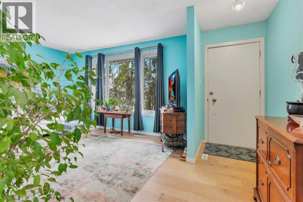 6749 59 Avenue - 3