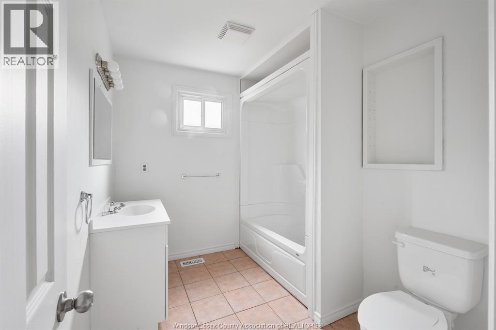 292 KELLY ST - 4