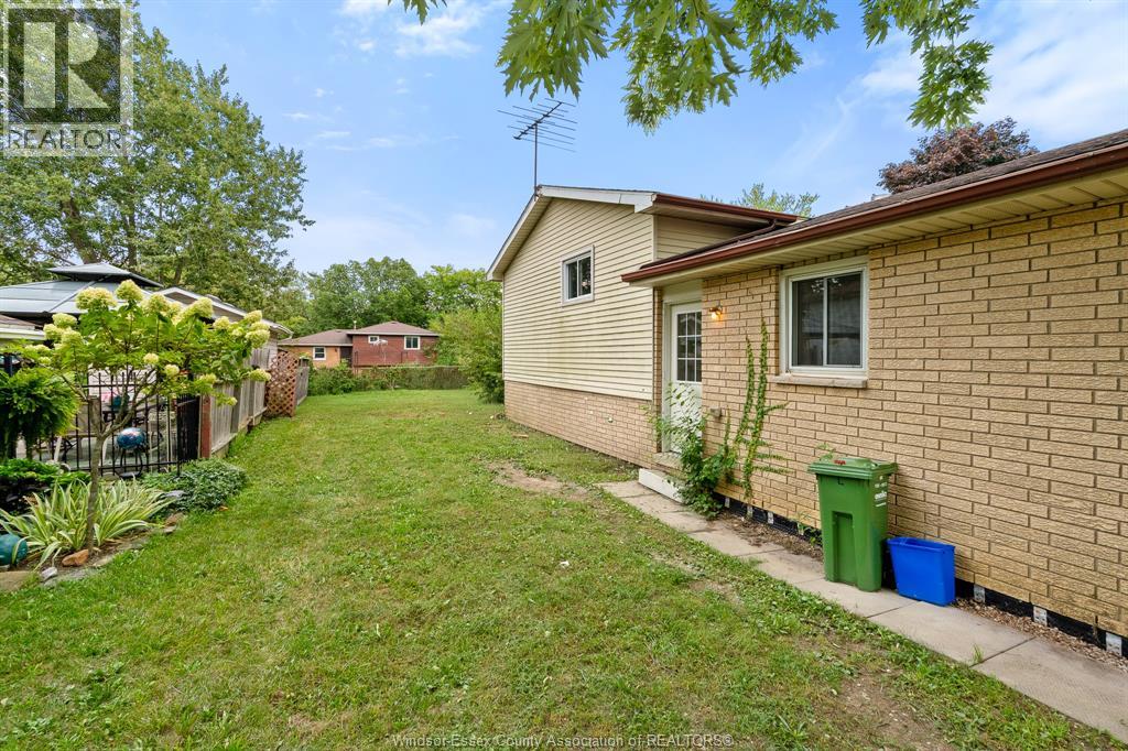 292 KELLY ST, Essex — photo 8