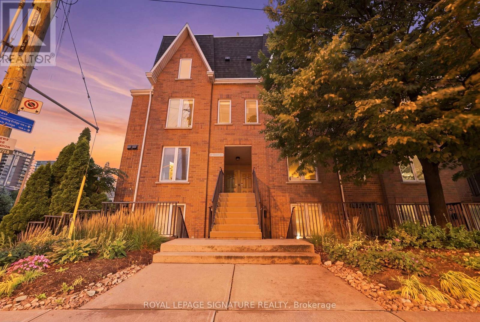 #635 92 STRACHAN AVENUE - Image 39