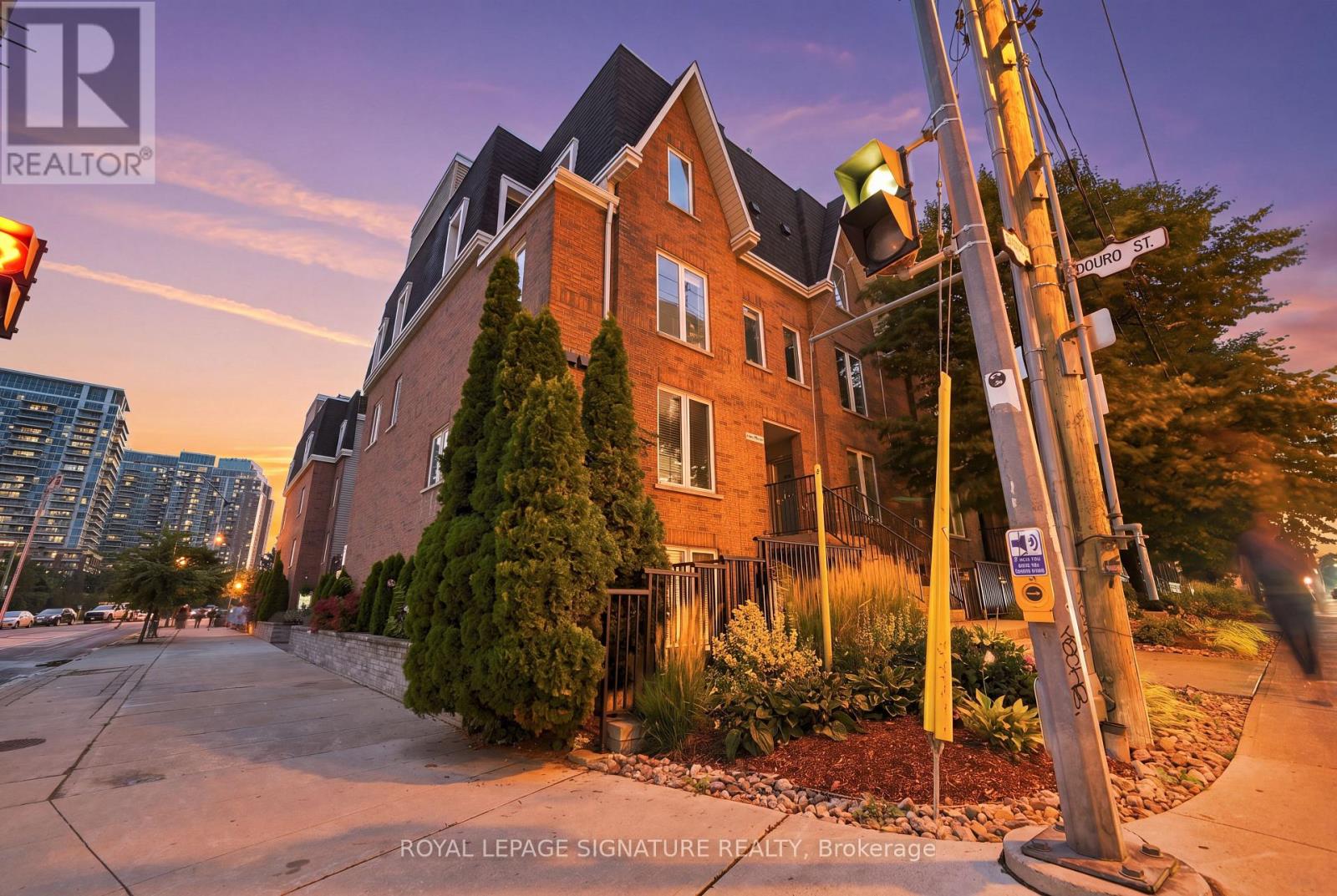 #635 92 STRACHAN AVENUE - Image 41