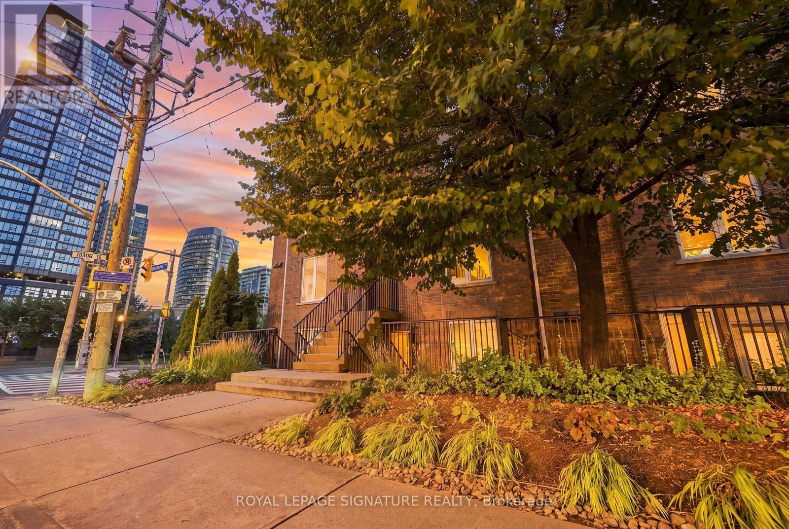 #635 92 STRACHAN AVENUE - 43