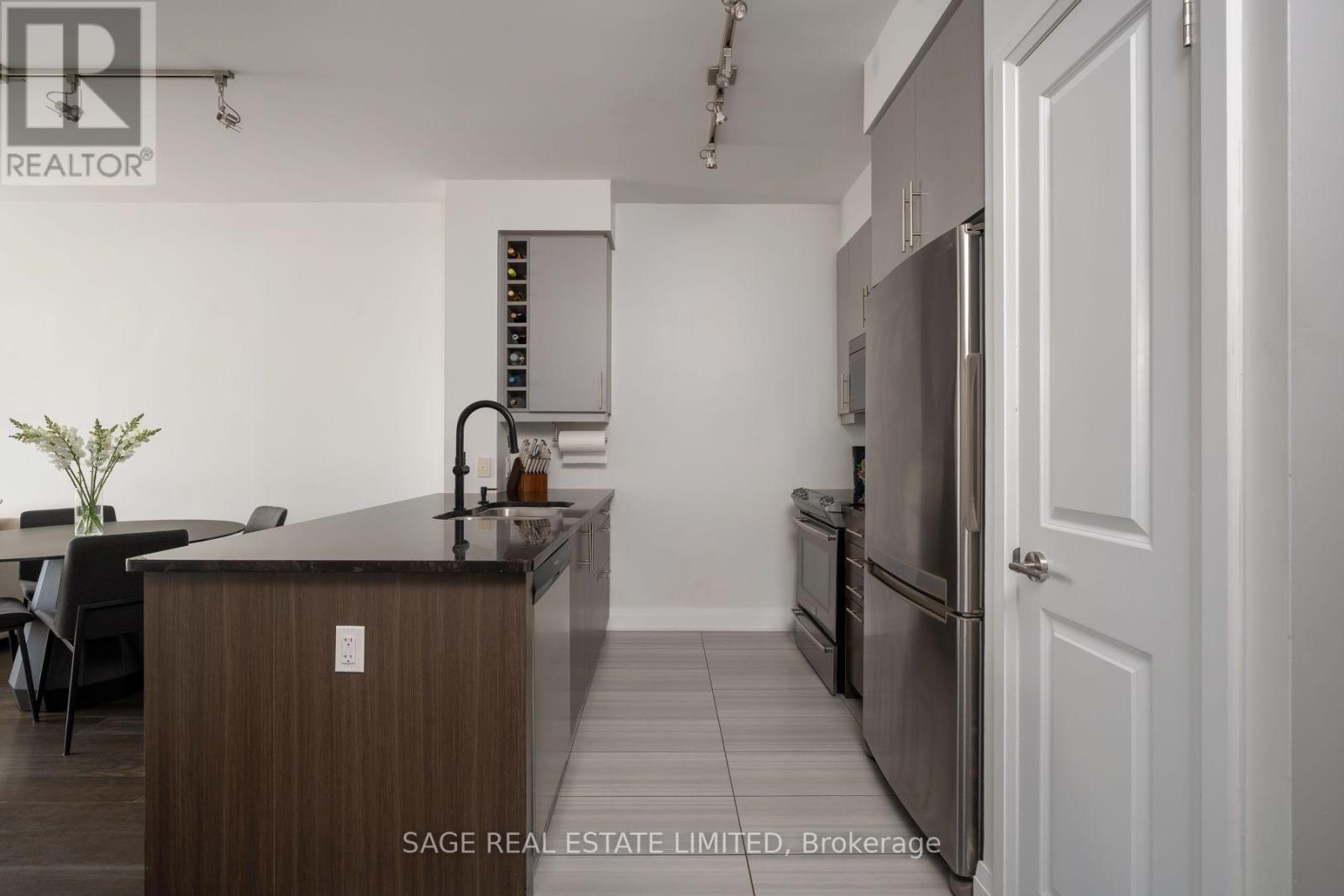 #1409 530 ST CLAIR AVENUE W - 10