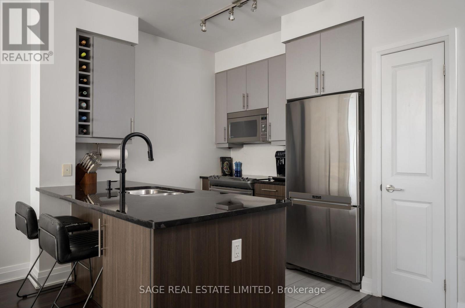 #1409 530 ST CLAIR AVENUE W - 11