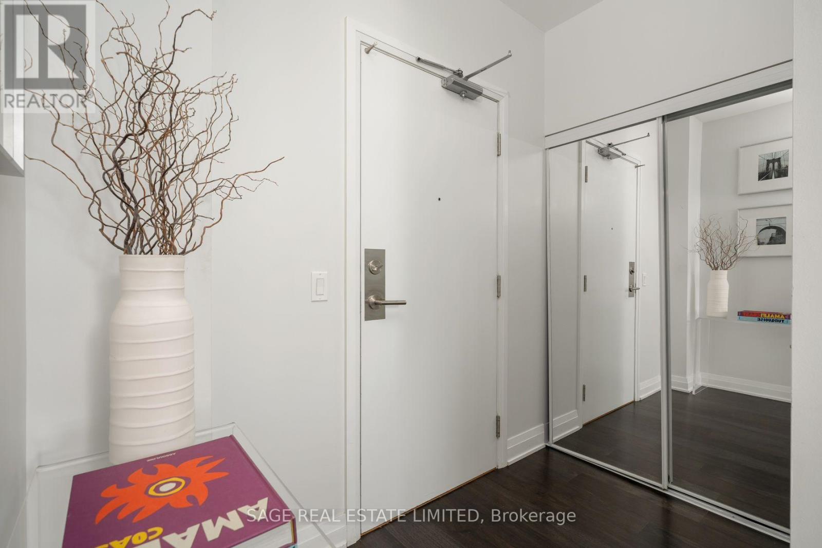 #1409 530 ST CLAIR AVENUE W - 19