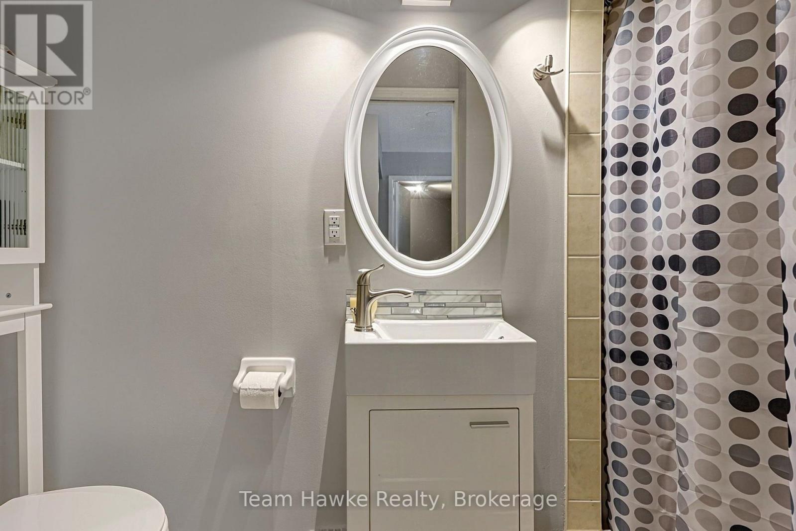 #306 4 BECK BOULEVARD - Image 12