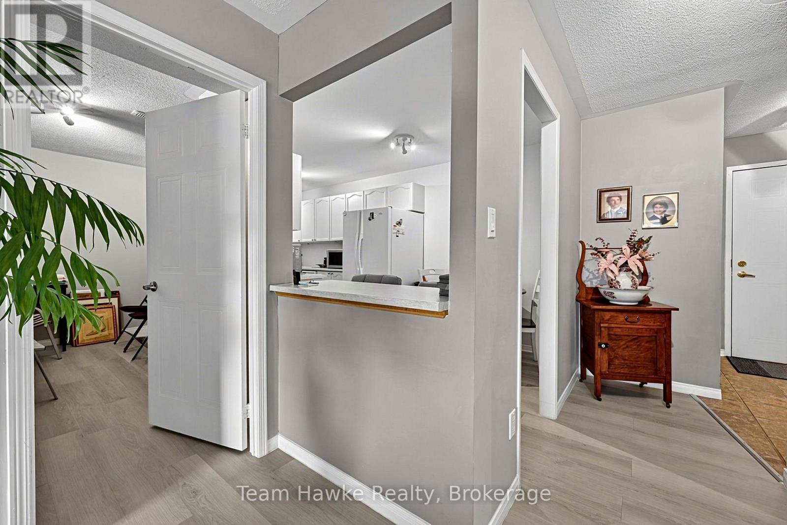 #306 4 BECK BOULEVARD - Image 13