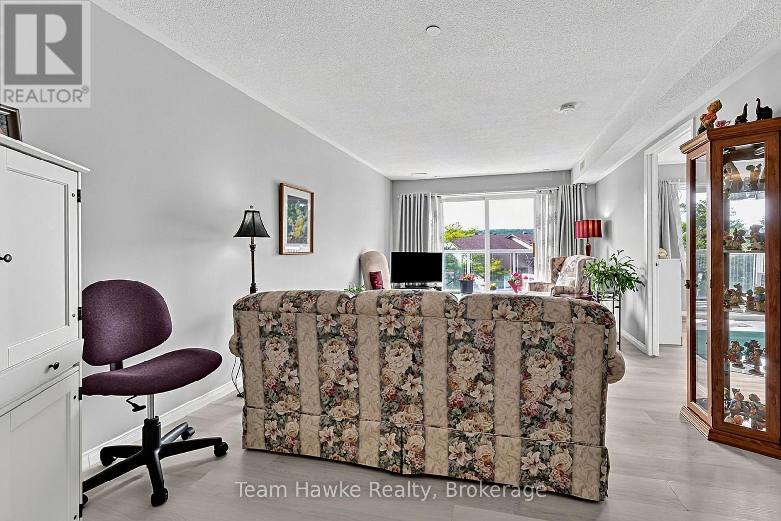 #306 4 BECK BOULEVARD - Image 15