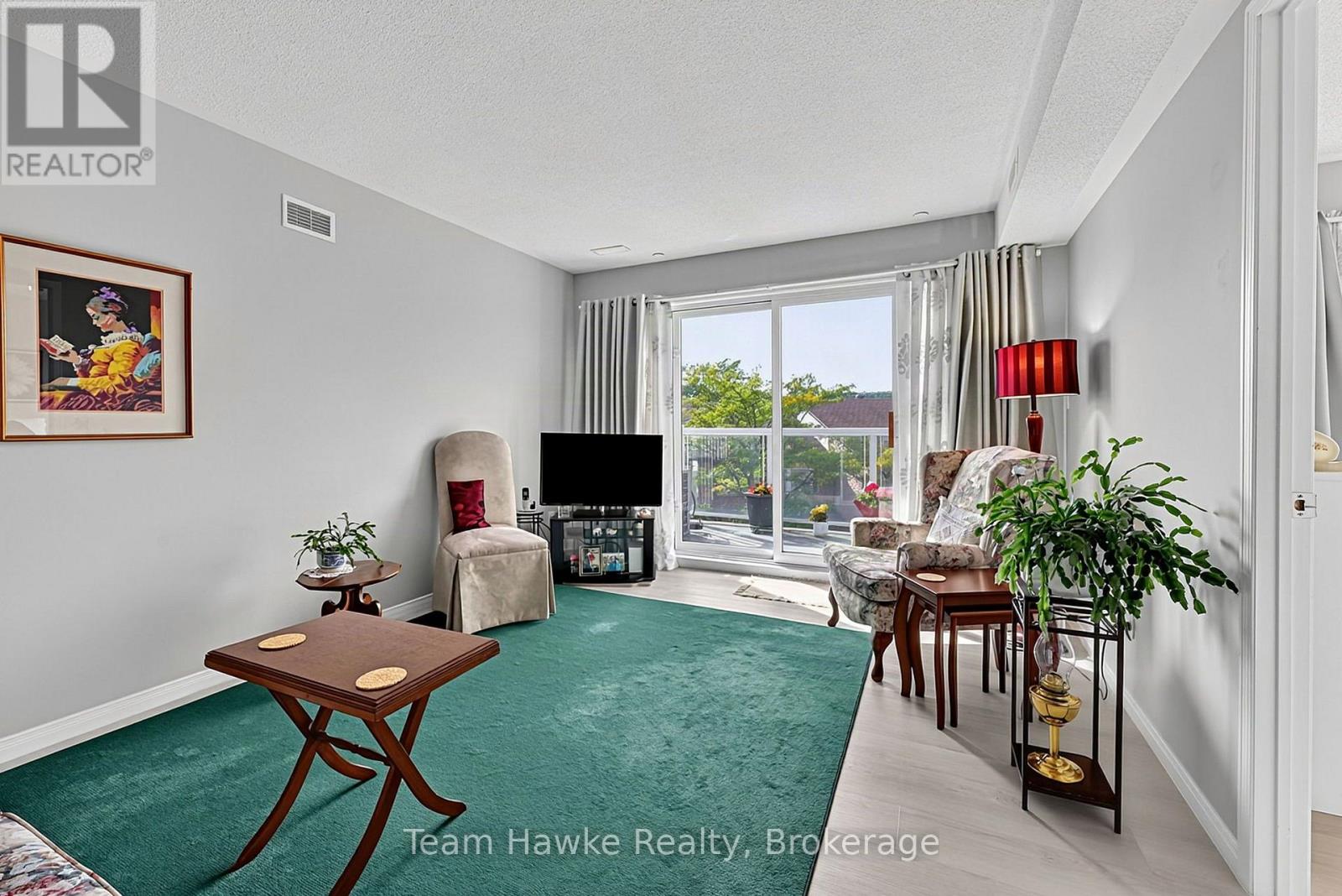 #306 4 BECK BOULEVARD - Image 16
