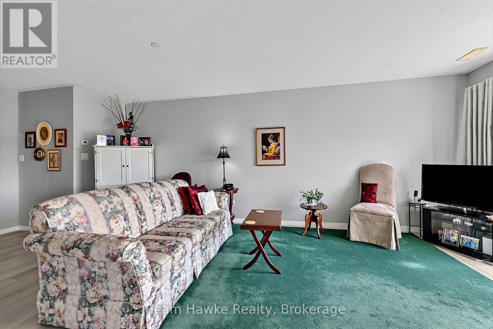 #306 4 BECK BOULEVARD - Image 17