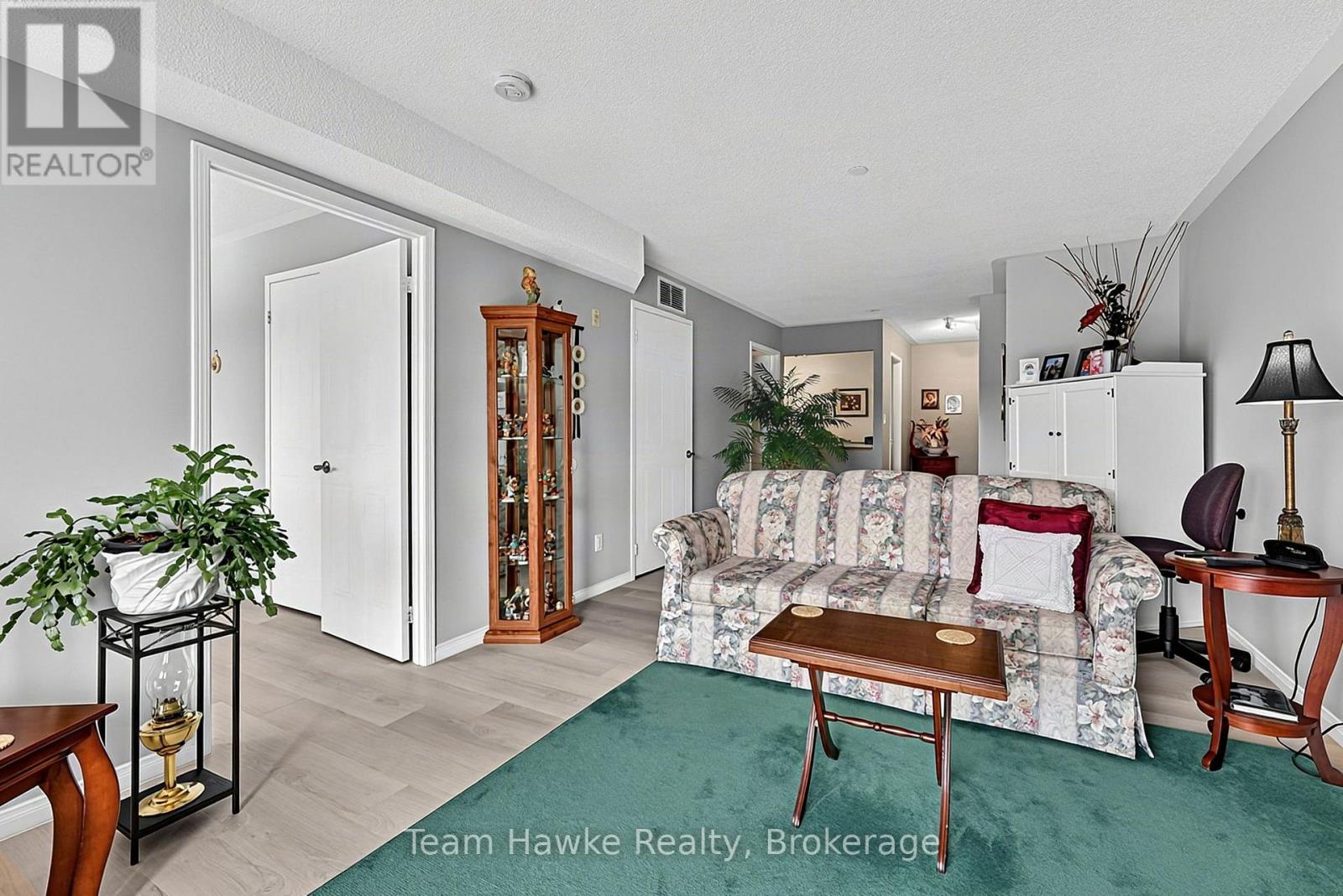 #306 4 BECK BOULEVARD - Image 19
