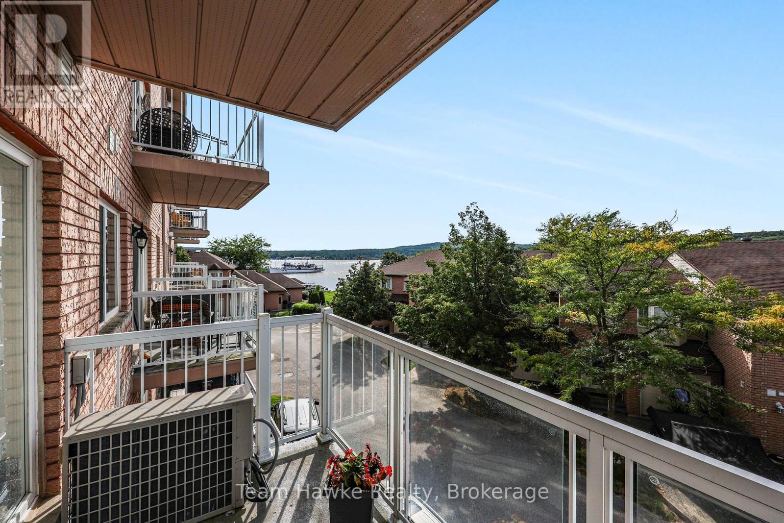#306 4 BECK BOULEVARD - Image 25