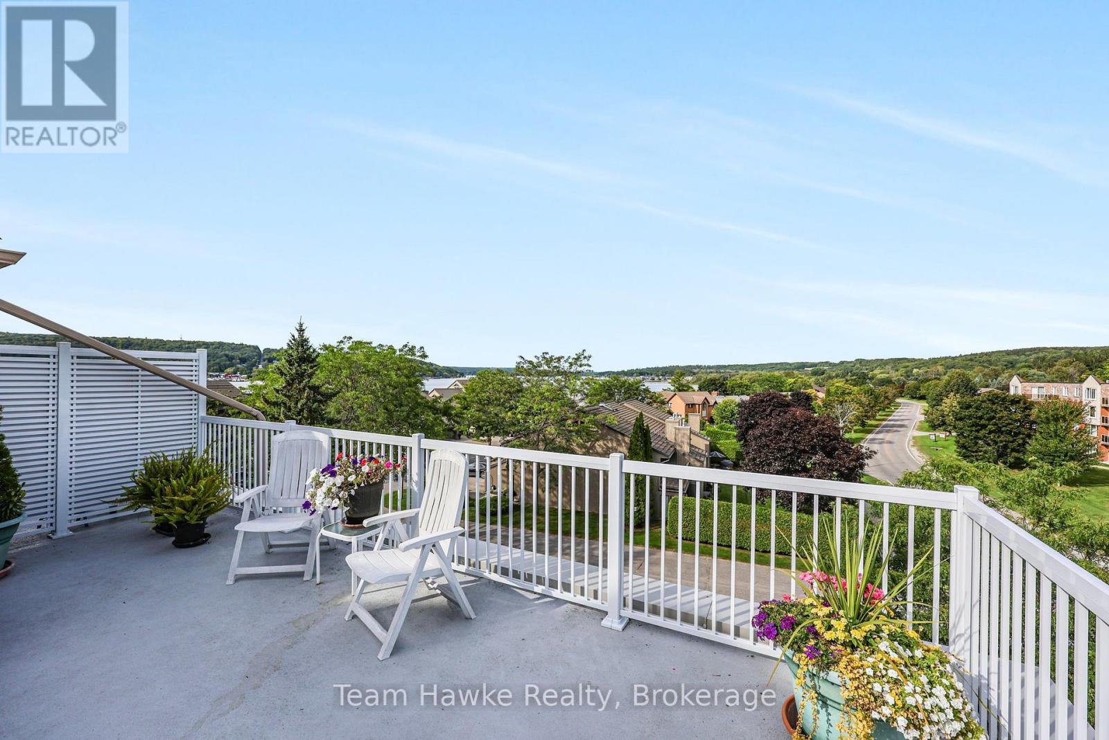 #306 4 BECK BOULEVARD - 31