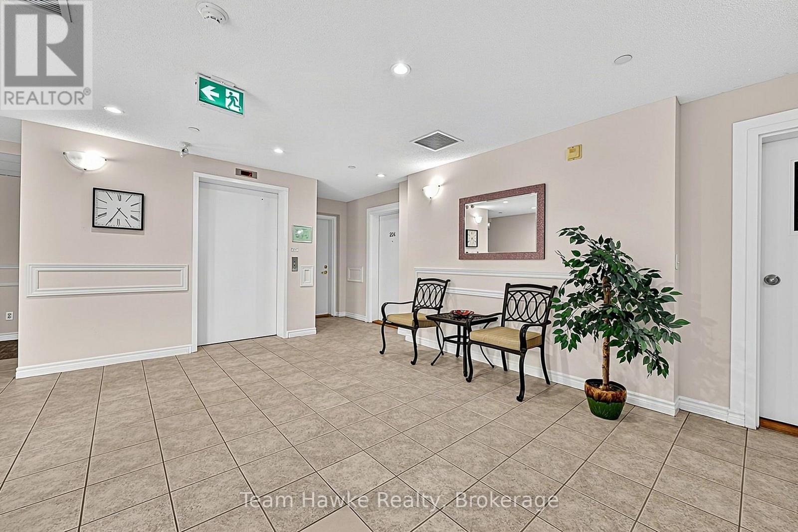 #306 4 BECK BOULEVARD - Image 34