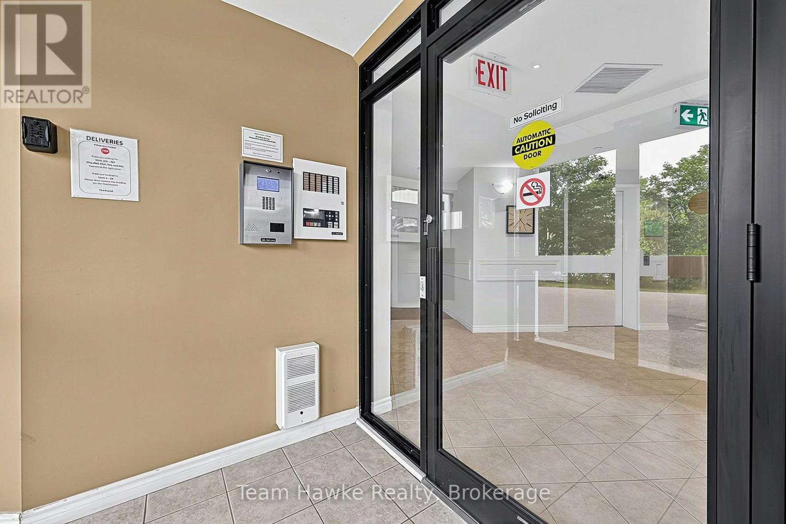 #306 4 BECK BOULEVARD - Image 38