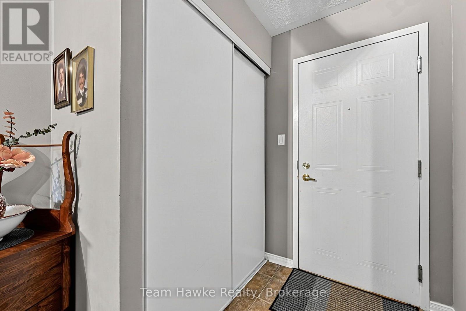 #306 4 BECK BOULEVARD - 4