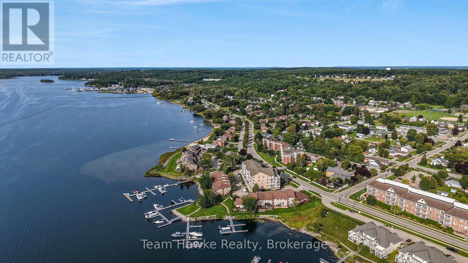 #306 4 BECK BOULEVARD - Image 45