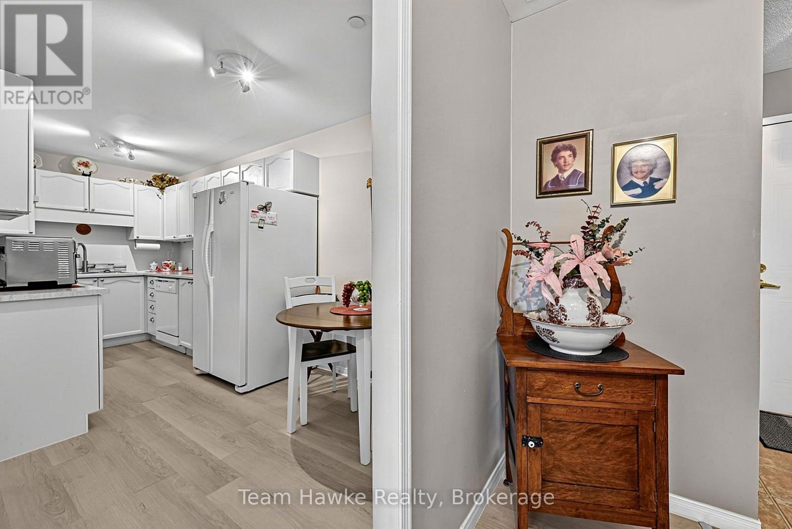 #306 4 BECK BOULEVARD - 6