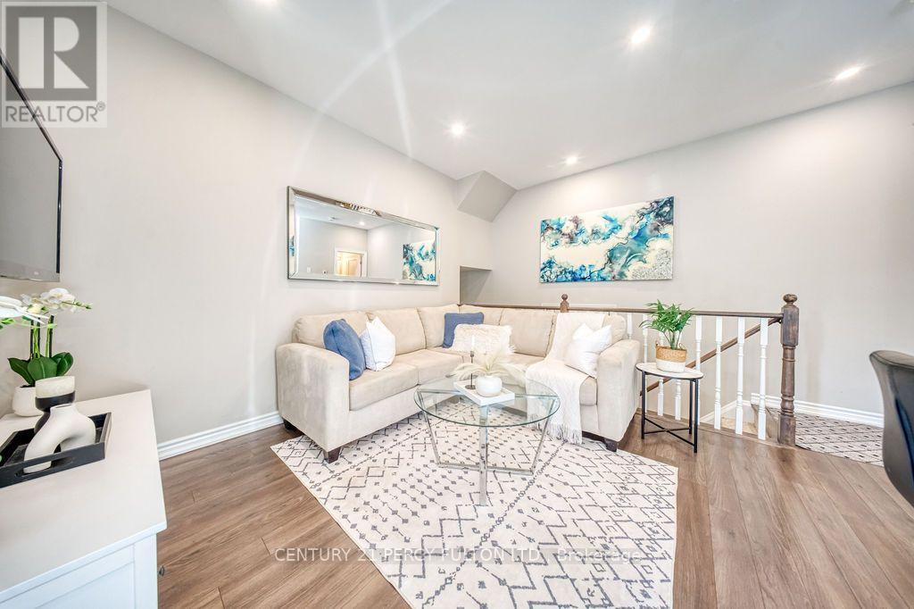 #86 2600 WILLIAM JACKSON DRIVE - 21