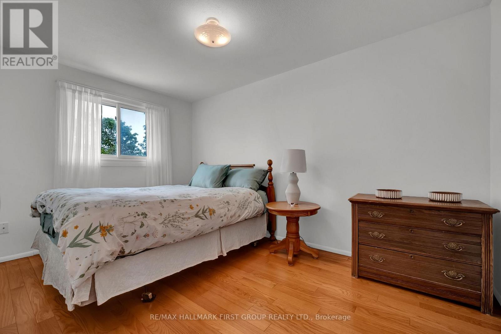 963 RENFREW COURT - 10