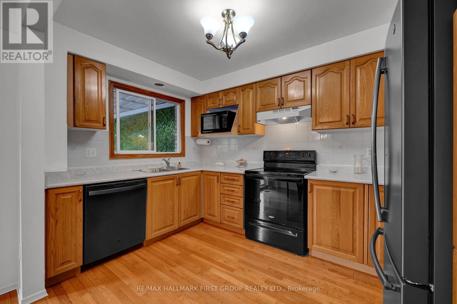 963 RENFREW COURT - 3