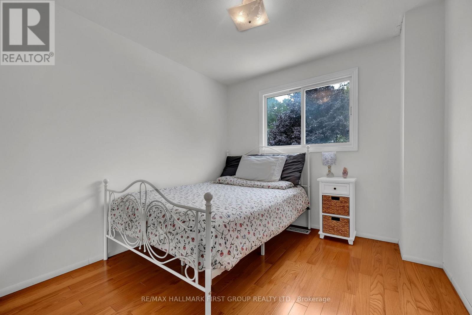 963 RENFREW COURT - 8