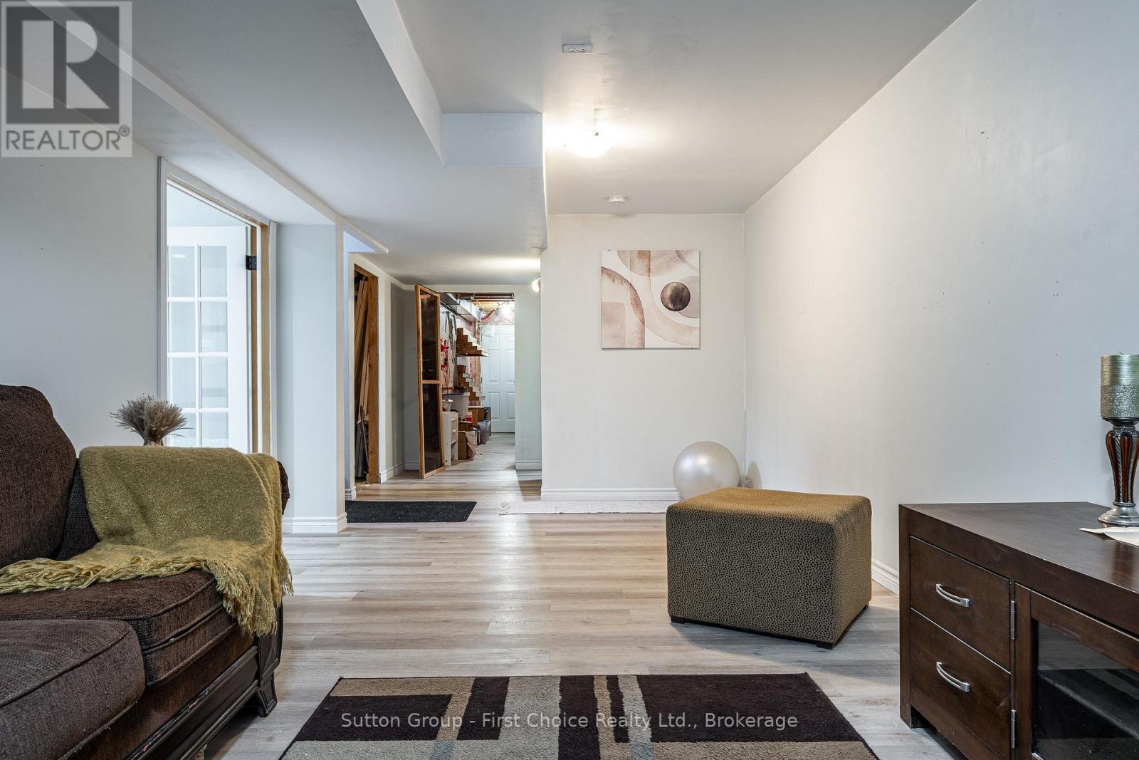 25 TRINITY STREET - 28