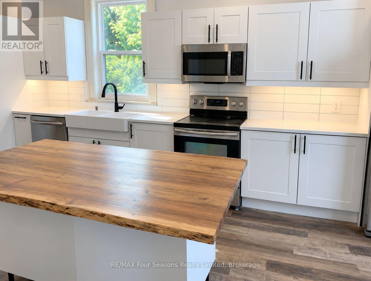 128 DENMARK STREET, Meaford — photo 4