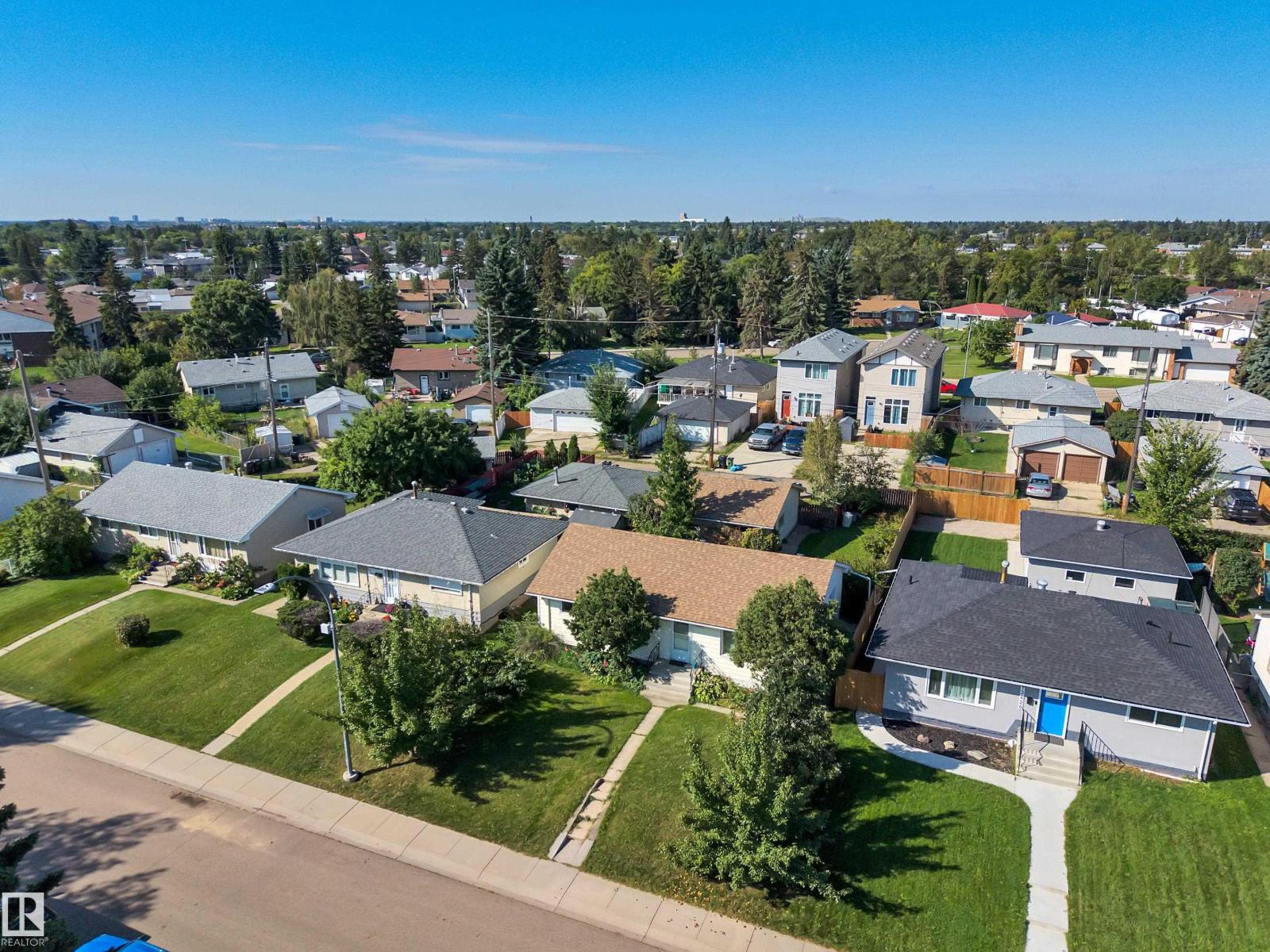 13416 102 ST NW - 50