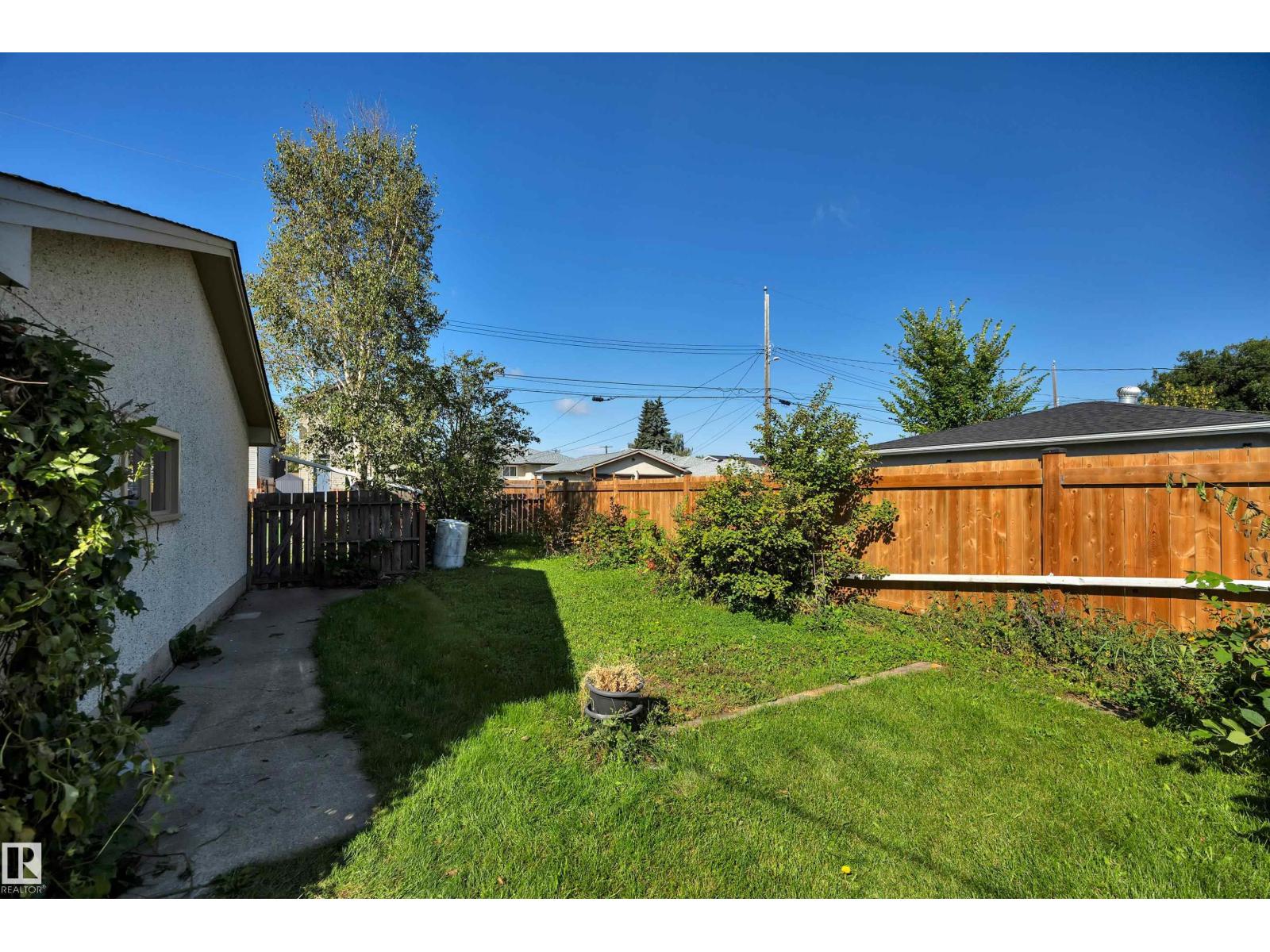 13416 102 ST NW - 45