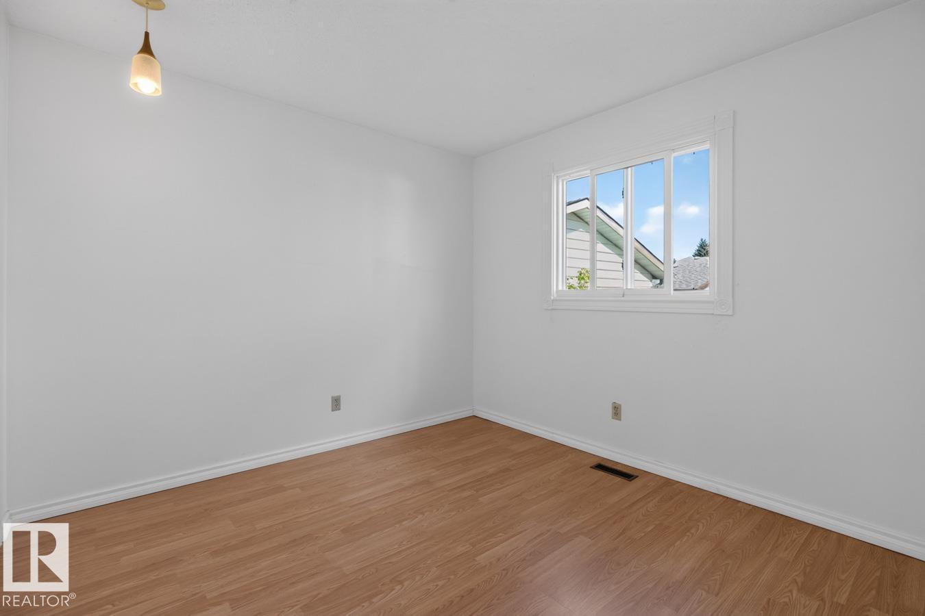11464 152A AV NW - 19